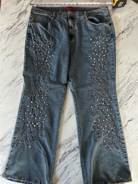 Amazing Y2K vintage embroidered beaded crystals Women’s Jeans boho whimsy